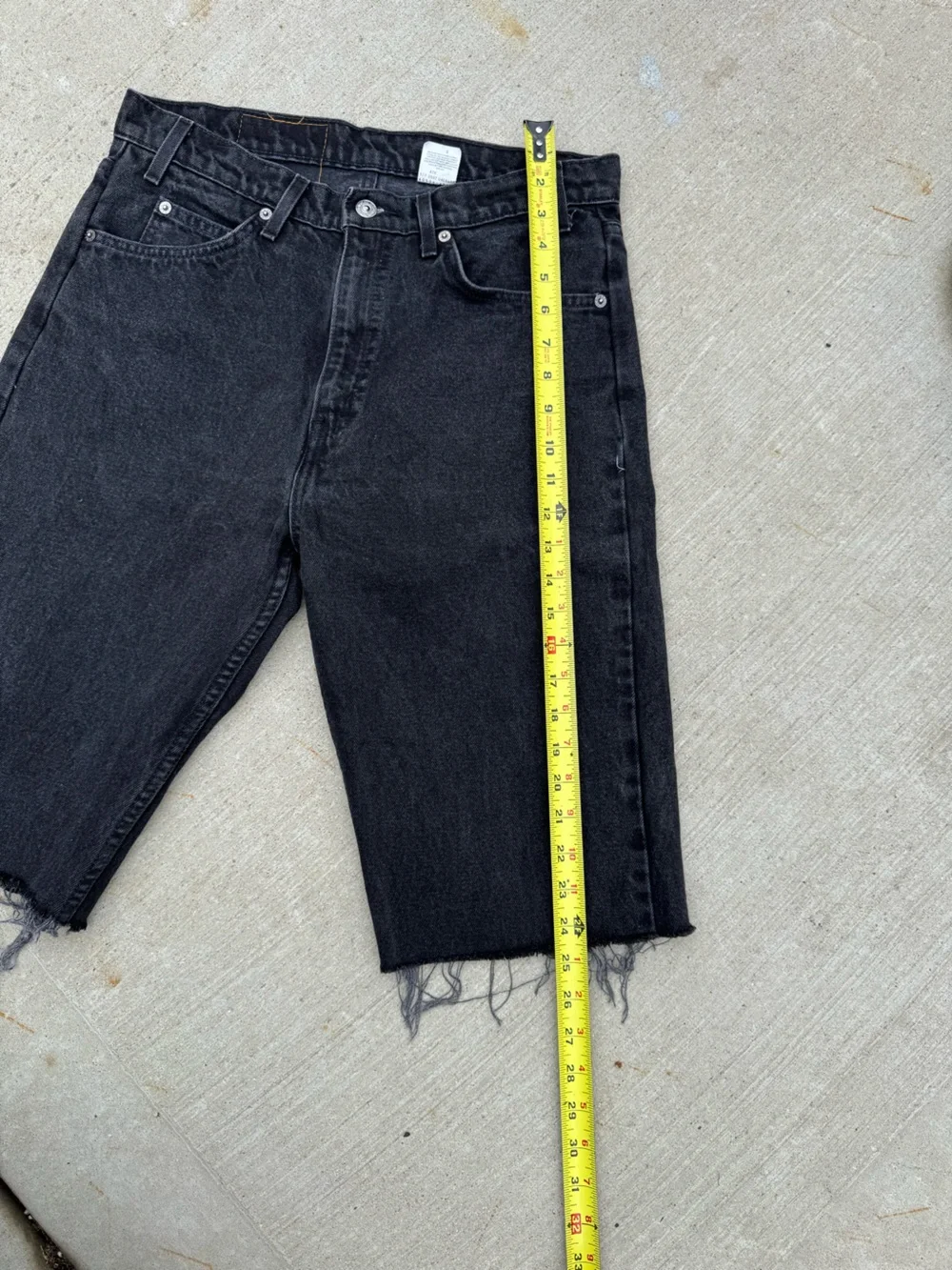 Vintage Levi’s 505 Faded Black Orange Tab Cutoff Shorts Size 33 90s
